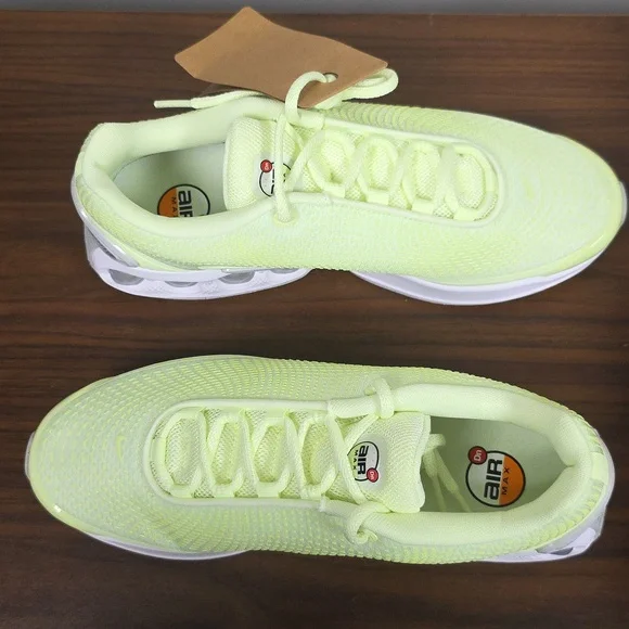 Nike Air Max DN SE Barely Volt Silver HJ9636-701 Women's 9 / Men's 7.5